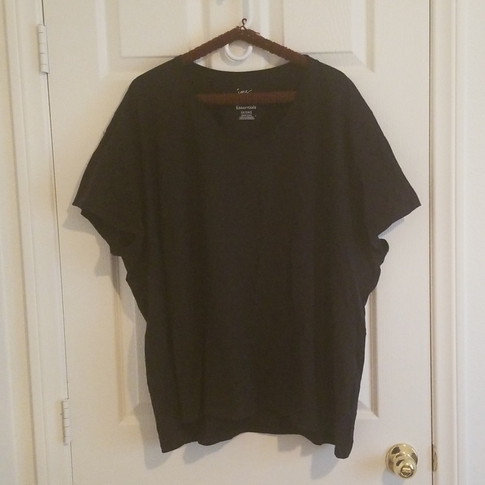 Black V-neck T-shirt 5X